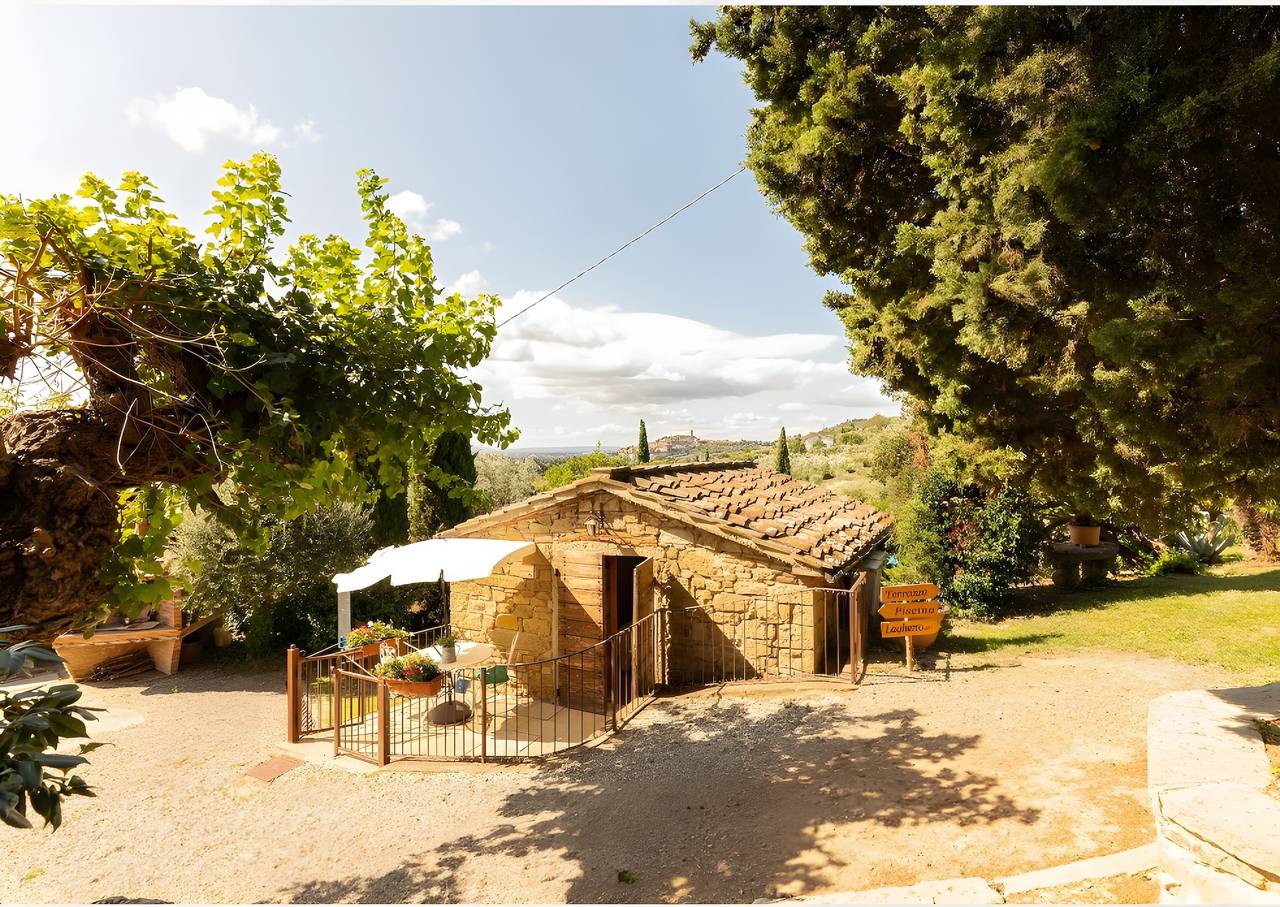 Ganze Wohnung, Apartment 'Capannina - Borgo Dolci Colline Resort' mit Pool, Terrasse & Gemeinschaftsgarten in Castiglion Fiorentino, Arezzo Provinz