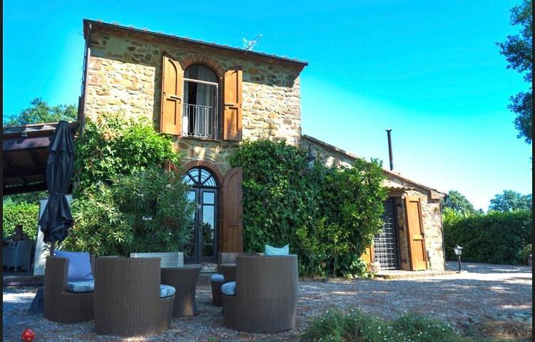 Ferienhaus für 8 Personen, mit Terrasse und Garten sowie Pool und Ausblick
