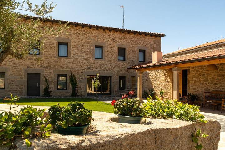 Hotel for 3 people, with garden - 1