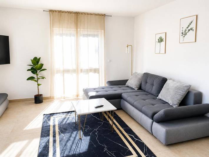 Ferienwohnung für 6 Personen, mit Balkon und Terrasse sowie Ausblick in Hofheim