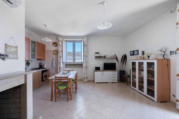 Le Crapare Apartment with Balcony and Air Conditioning