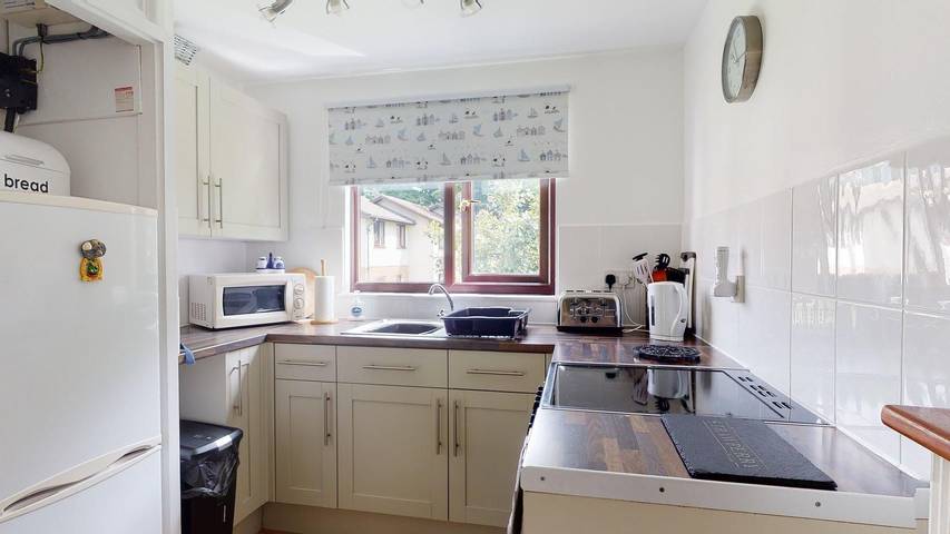 35 Strawberry Hill, Tolroy Manor in Hayle, Cornwall