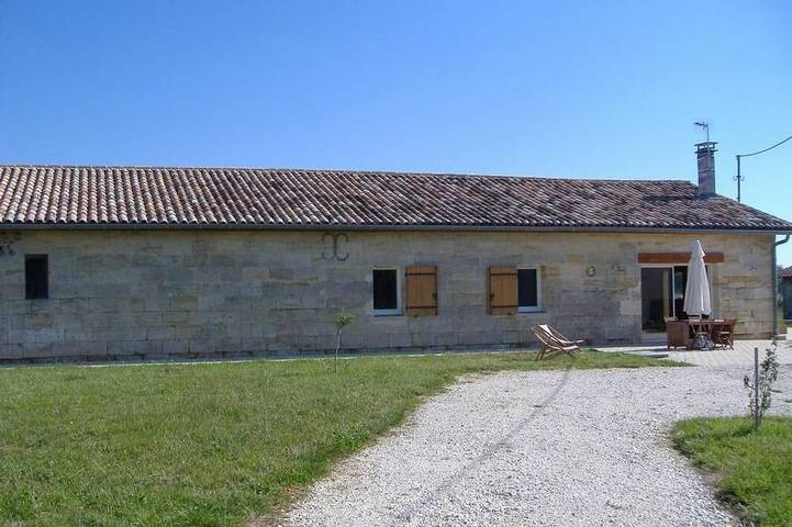 Location de vacances pour 6 personnes, avec jardin à Périssac