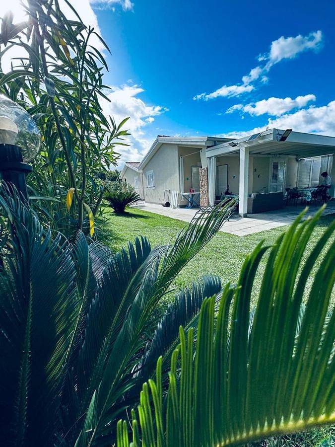Villa per 6 persone, con Terrazza e Giardino nonché Panorama a Badesi