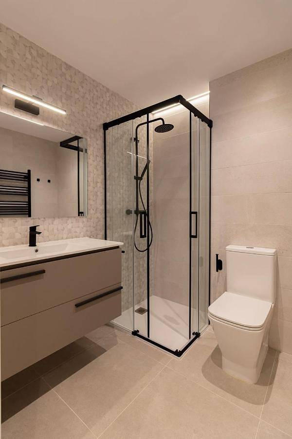 Double Room with Shared Bathroom in Oviedo, Cordillera Cantábrica