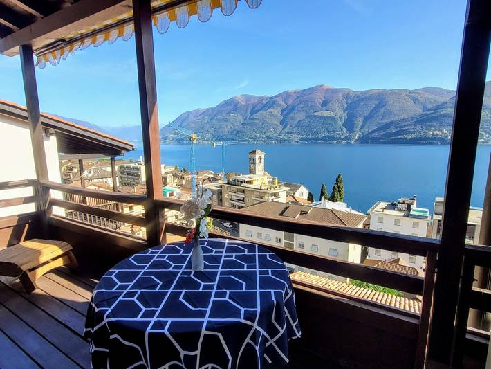 Ferienwohnung für 4 Personen, mit Terrasse und Garten in Brissago