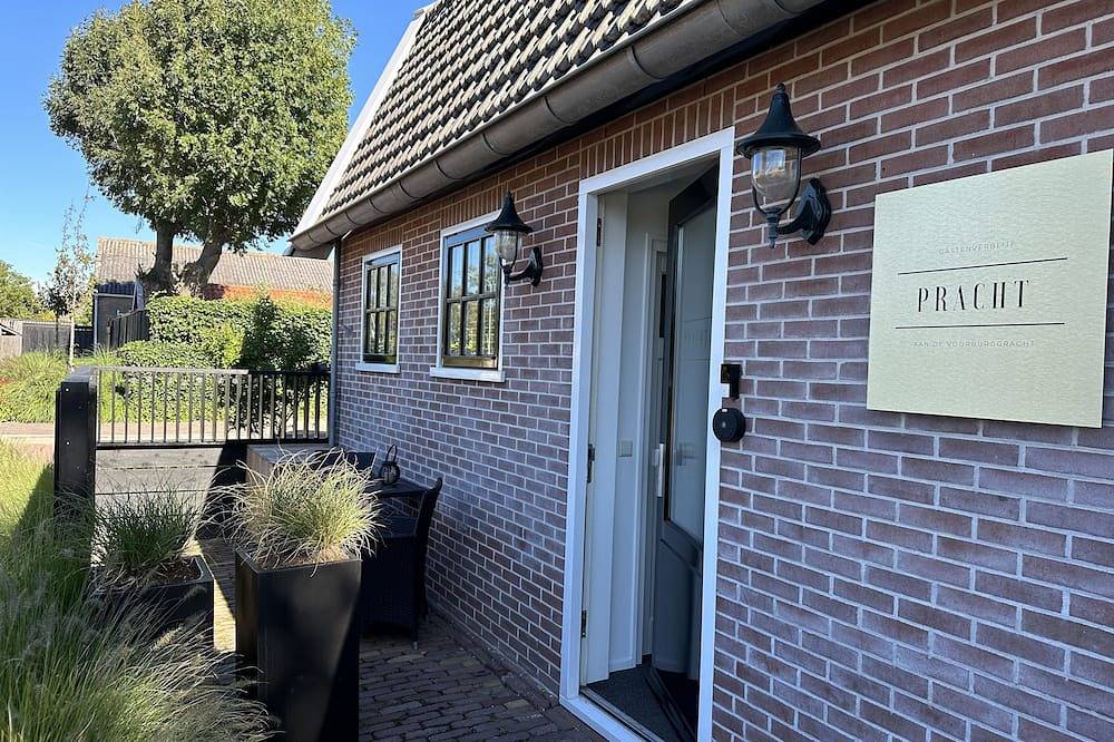 Entire apartment, Wonderful, reasonably priced vacation apartment with every comfort. A warm welcome! in Langedijk, North Sea Netherlands