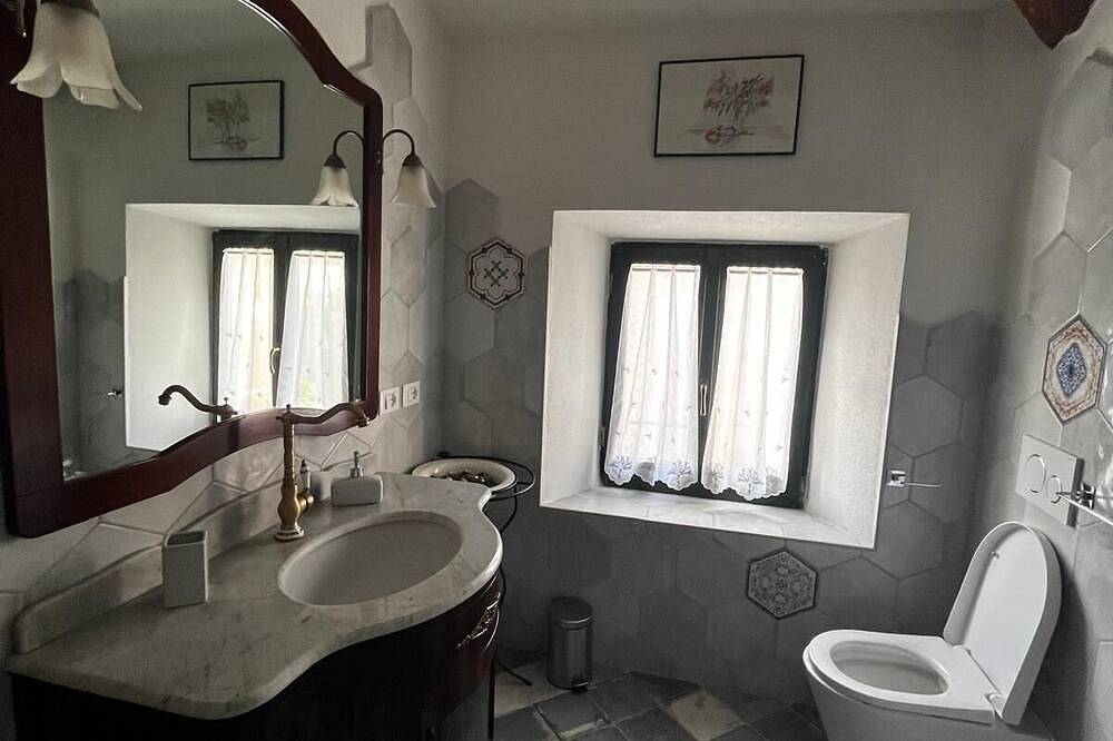 B&B Camelia - 5 Minutes from Rocchetta Mattei in Camugnano, Bologna Provinz