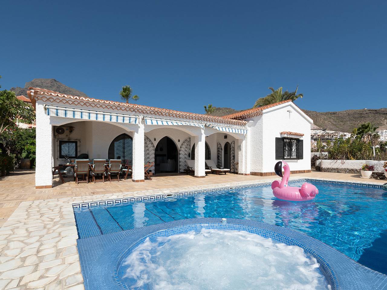 Villa Monteluz: Mediterraner Luxus mit Privatpool in Miraverde, Adeje
