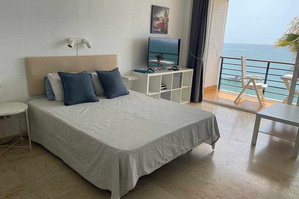 Apartamento entero, Playa Carihuela, Castillo De Santa Clara, wifi, piscina in Playa El Bajondillo, Torremolinos
