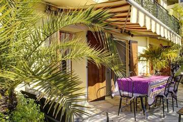 Location de vacances pour 2 personnes, avec piscine à Cantaron