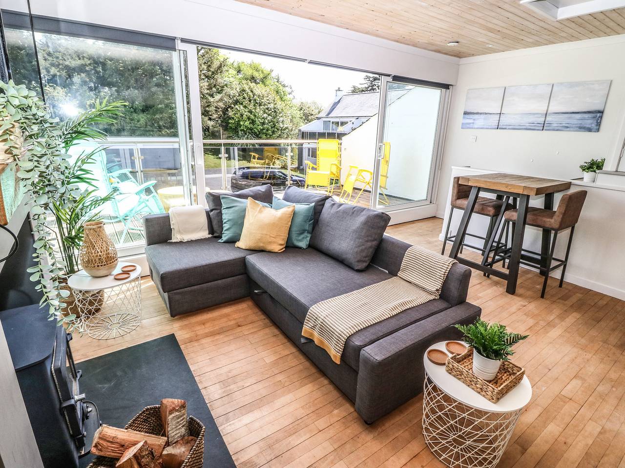 22 Glyn Y Mor in Llanbedrog, Gwynedd