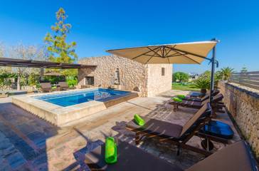 Chalet para 6 personas, con terraza además de jardín y piscina en Mallorca