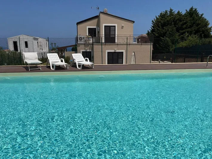 Villa per 4 persone, con panorama e piscina nonché giardino - 1