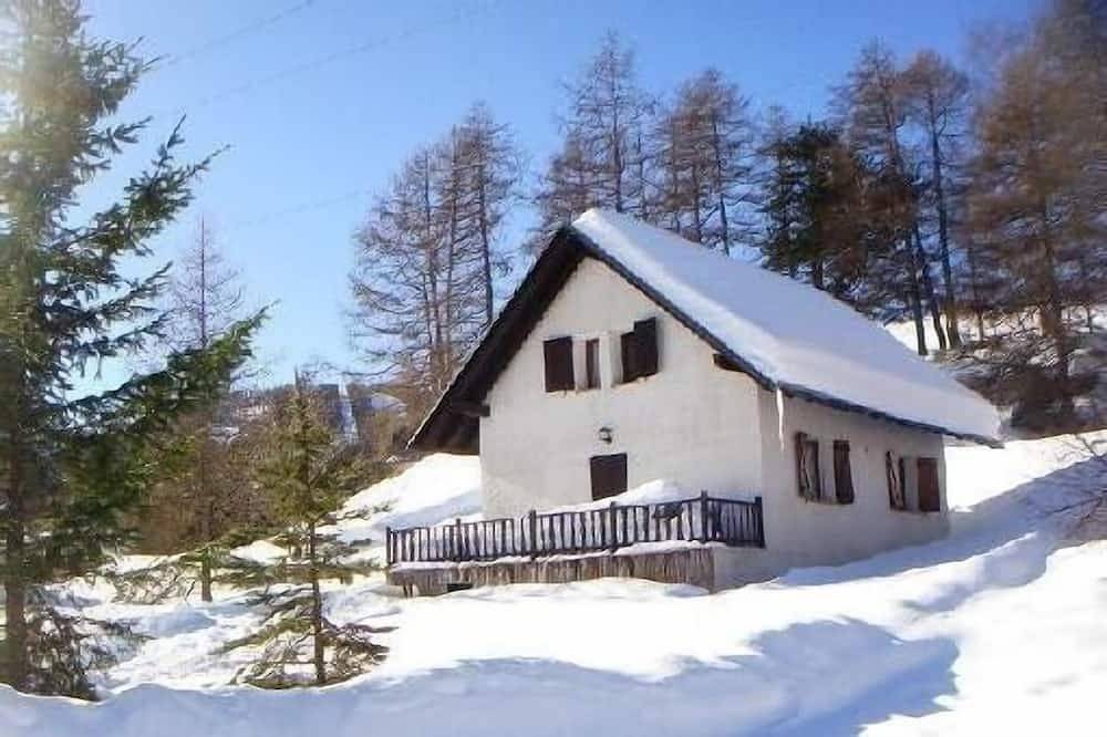 Charmant chalet 800 mètres des pistes dans petite station de ski in Roubion, Région de Nice