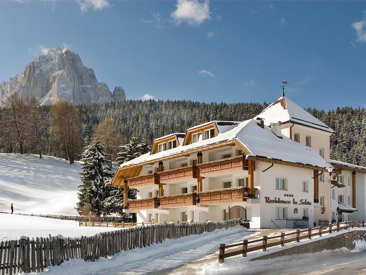 Ganze Ferienwohnung, Residence La Selva - 2–Raum Apartment mit 2 Queen Size Doppelbetten im Halbparterre ohne Balkon/Terrasse in La Selva, Wolkenstein