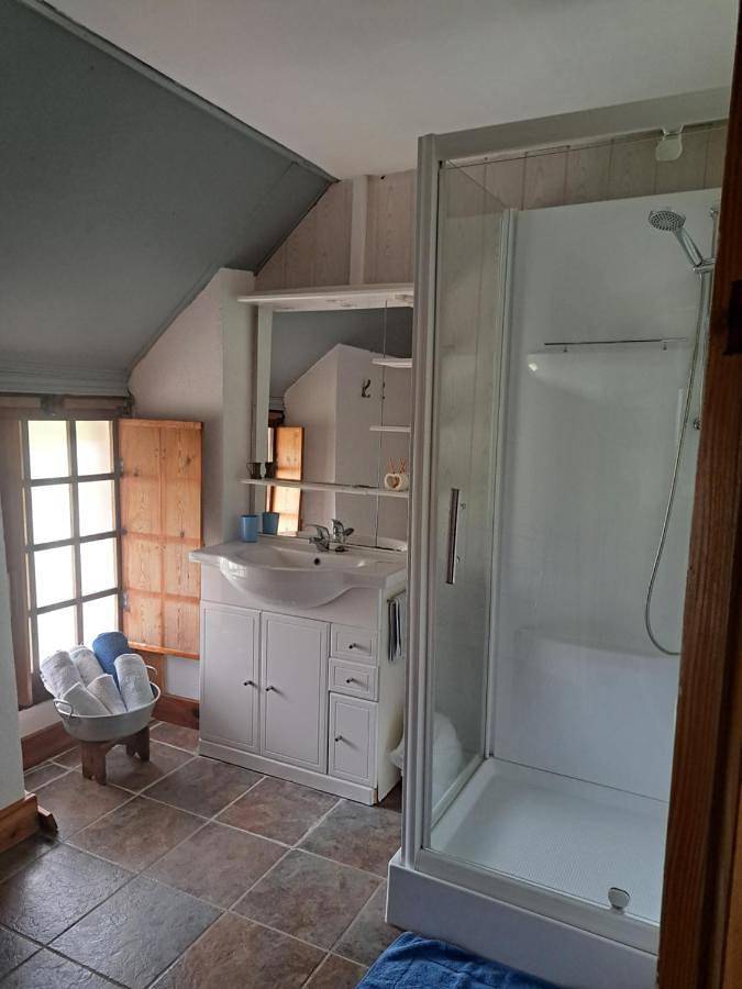 Two-Bedroom House in Éguilly, Région de Beaune