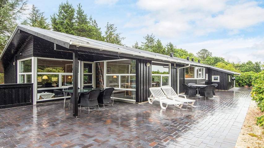 Ferienhaus für 8 Personen, mit Sauna und Terrasse sowie Whirlpool in Filsø See