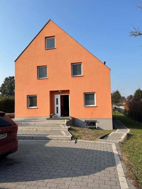 Villa für 6 Personen, mit Terrasse und Garten sowie Sauna