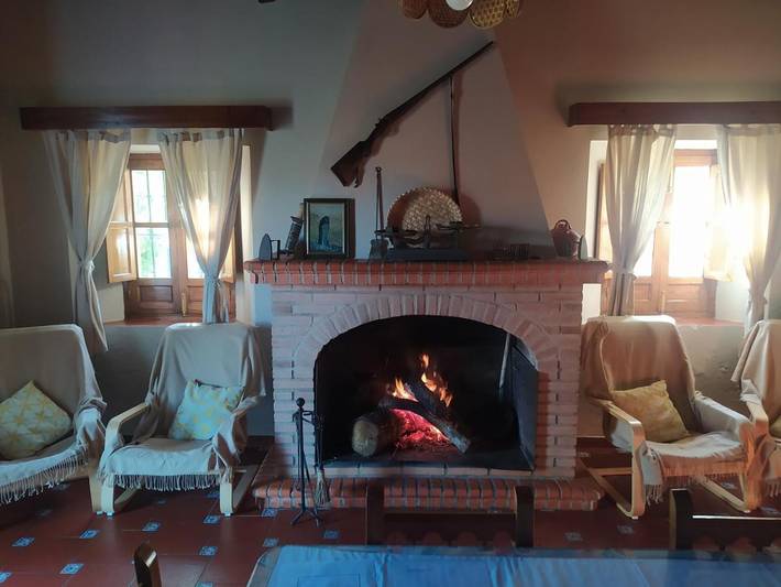 Casa rural para 6 personas, con jardín además de vistas y piscina, Se admiten mascotas en Fuenteheridos - 2