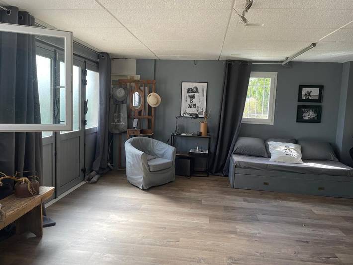 Location de vacances pour 2 personnes, avec vue et piscine ainsi que jardin et terrasse à Ayguesvives - 2