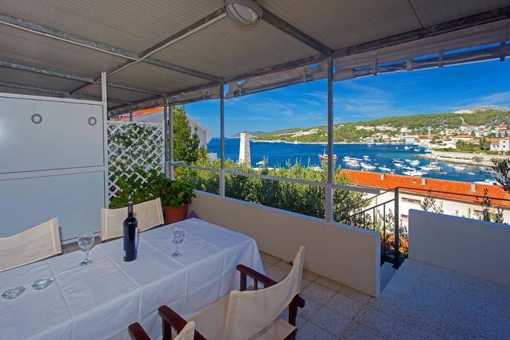Maison d’hôte pour 2 personnes, avec Balcon et Terrasse ainsi que Jardin et Vue dans Hvar - 3