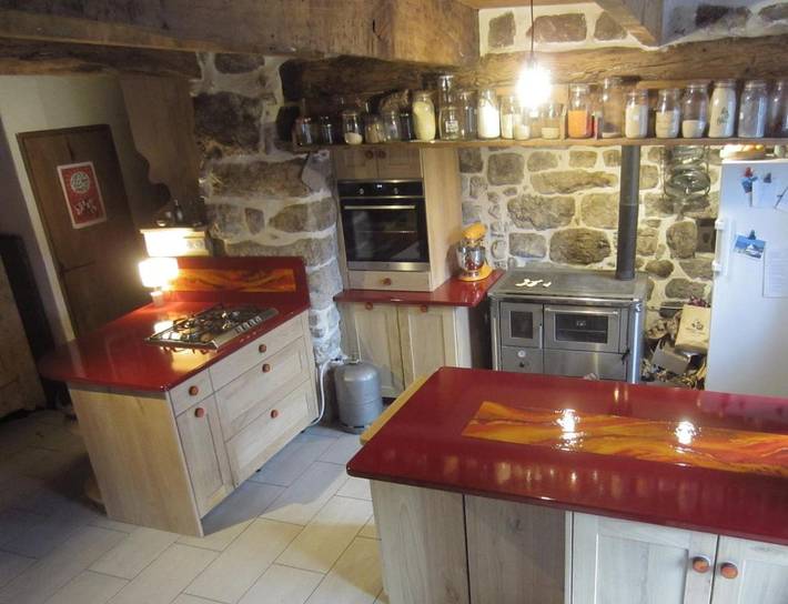 Location de vacances pour 6 personnes, avec vue ainsi que terrasse et jardin à Burzet - 2