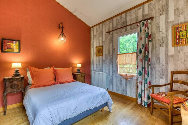 Chambre d’hôte pour 2 personnes, avec jardin et piscine