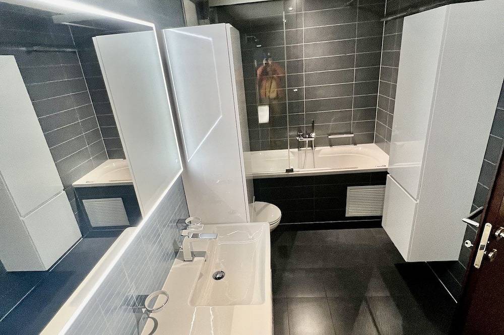 Ganze Wohnung, Ideal Lakeside Retreat: 2-bedroom Spa ap. With Lake View, Centre, Sleeps 1-4 in Montreux, Genfer See