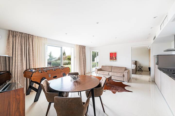 Location de vacances pour 4 personnes, avec jardin ainsi que sauna et terrasse à La Turbie