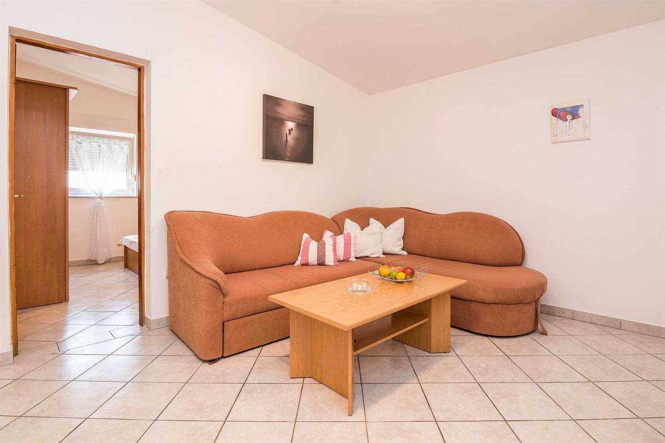 Ganze Wohnung, Nur 70 m vom Strand | Fewo für 4 Personen | mit Meerblick in Vir