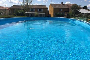 Gîte pour 20 personnes, avec jardin et jacuzzi ainsi que sauna et piscine à La Réorthe
