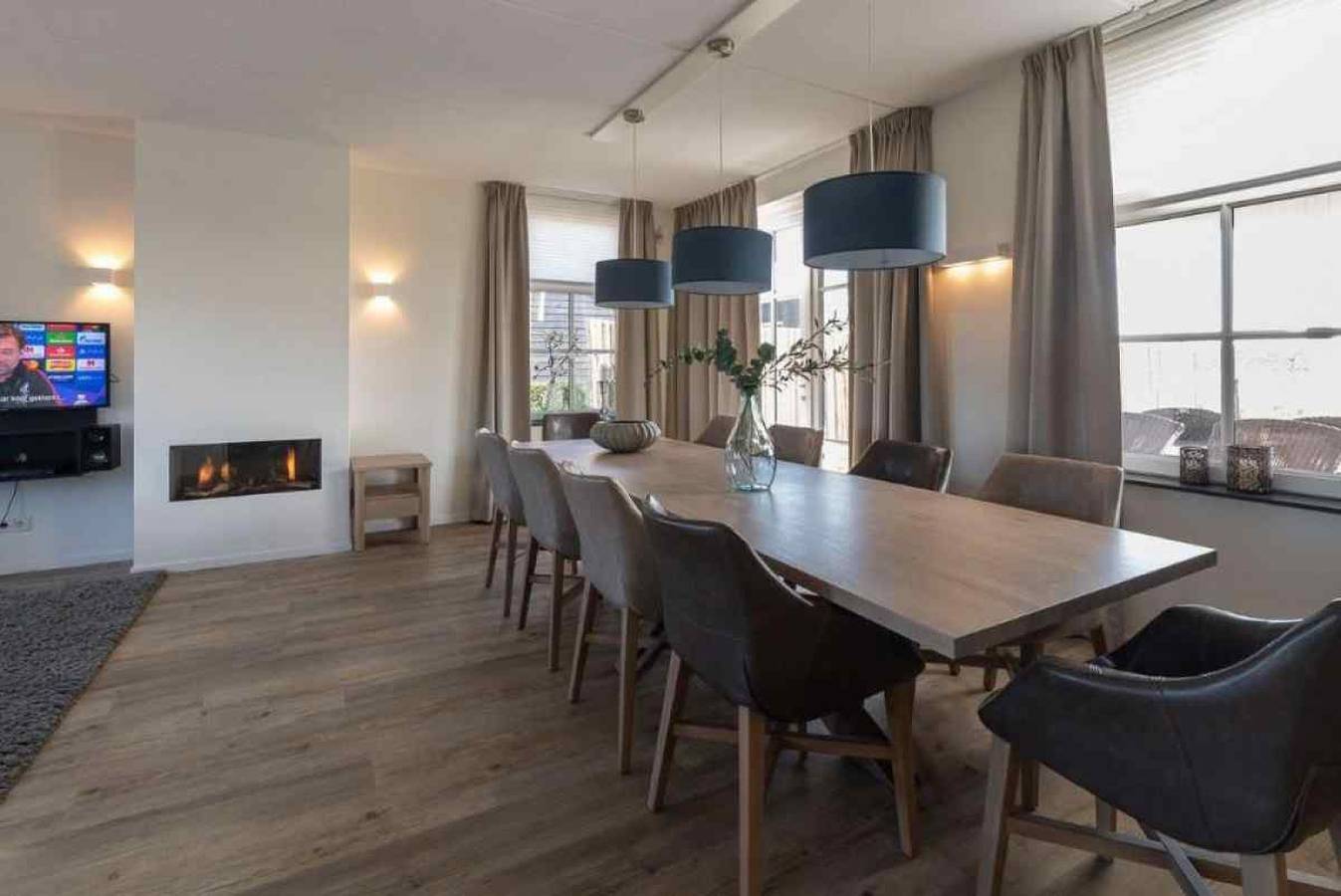 Wunderbares 10-Personen Ferienwohnung in Colijnsplaat mit Sauna und Whirpool. in Colijnsplaat, Zeeuwse Kust