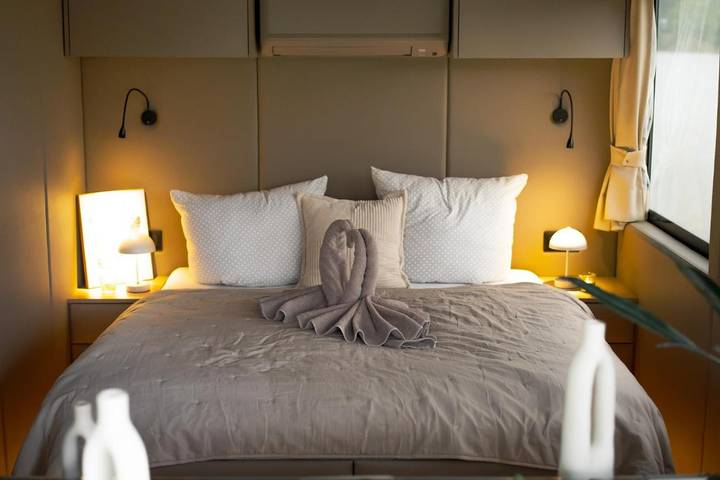 Boot für 4 Personen, mit Sauna und Terrasse sowie Ausblick und Seeblick in Sachsen-Anhalt - 4