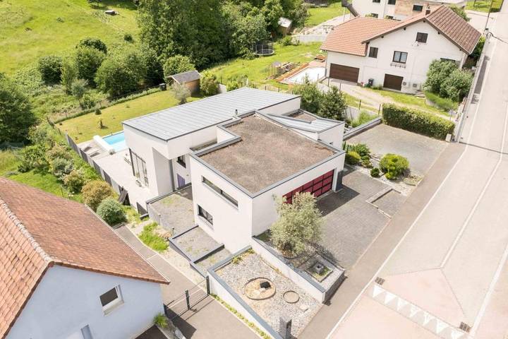 Location de vacances pour 15 personnes, avec jardin ainsi que vue et piscine, animaux acceptés à Soultzmatt - 2