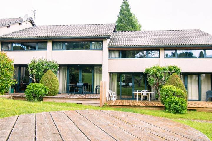 Parc de vacances pour 6 personnes, avec vue et jardin, adapté aux familles