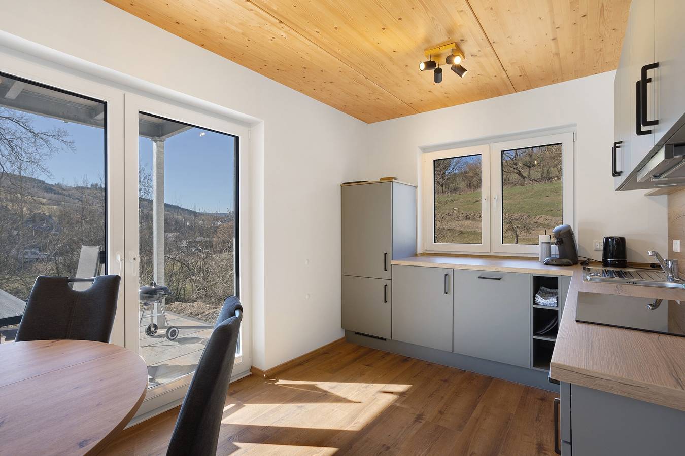 Appartement entier, Appartement de vacances 'Ferme' avec vue sur la montagne, terrasse privée et Wi-Fi in Schmallenberg, Arrondissement du Haut-Sauerland