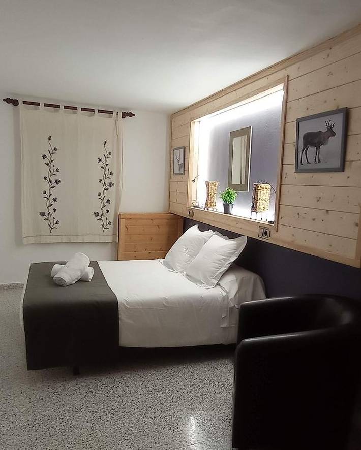 Casa rural para 3 personas, con vistas además de jardín y balcón en Vall d'Àneu - 2