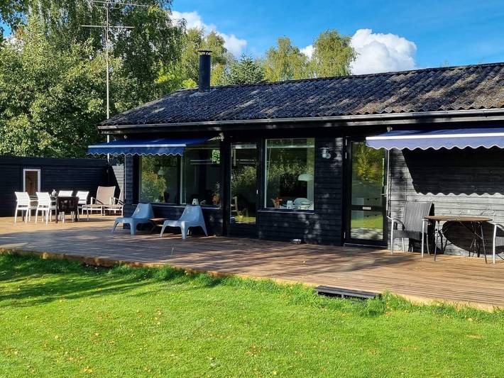 Ferieudlejning for 4 personer, med have og terrasse, husdyr tilladt i Holbæk