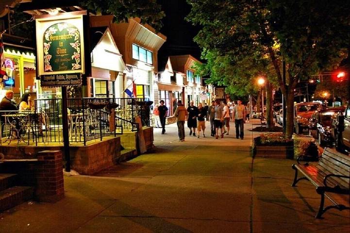 Log cabin for 2 people in Lake George