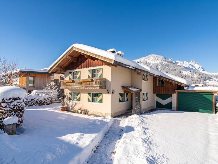 Ferienwohnung für 4 Personen, mit Balkon und Terrasse sowie Garten und Pool in Loferer und Leoganger Steinberge