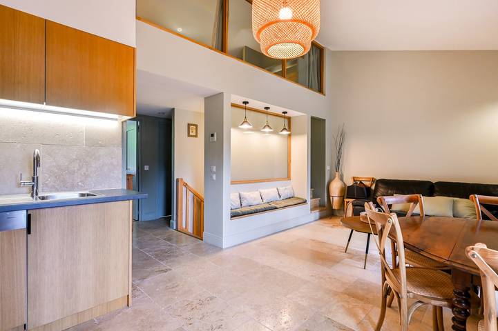 Appartamento intero, Gîte "L'écrin du Château de Jouques" con vista montagna, Wi-Fi e aria condizionata in Gémenos, Costa mediterranea (Francia)