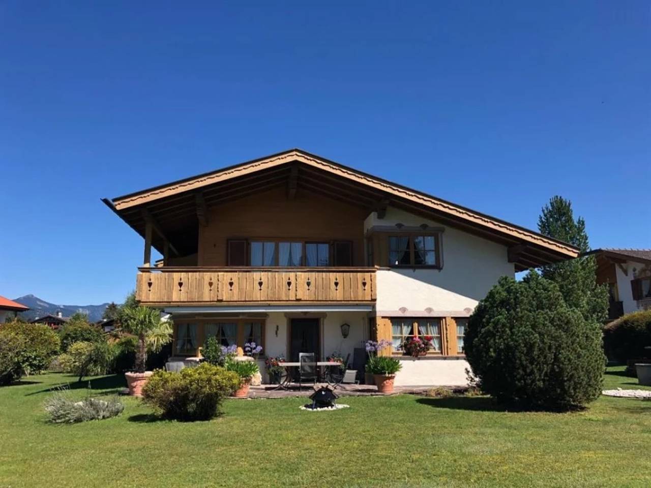 Ganze Wohnung, Ferienwohnung '1' mit Bergblick, Gemeinschaftsgarten und Wlan in Krün, Bayerische Alpen