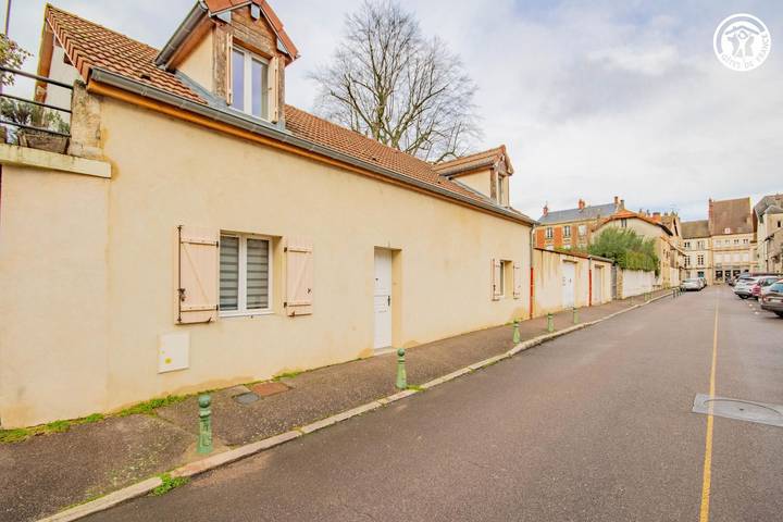 Gîte pour 8 personnes, avec jardin et terrasse à Autun - 4