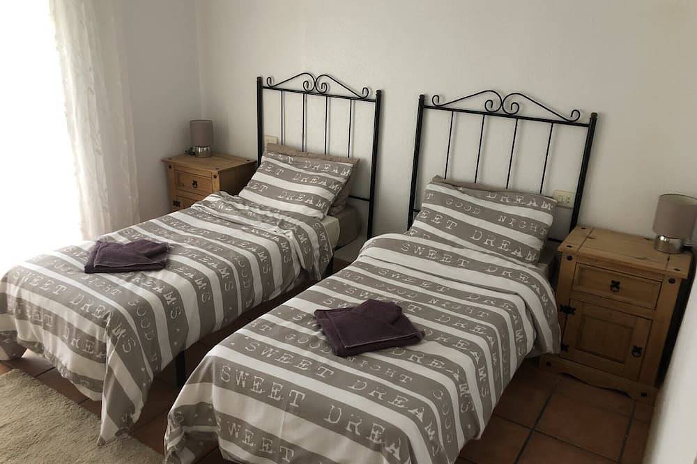 Puerto de Mazarrón 2 or 3 Bedroom House with Large Roof Terrace in Puerto de Mazarrón, Mazarrón