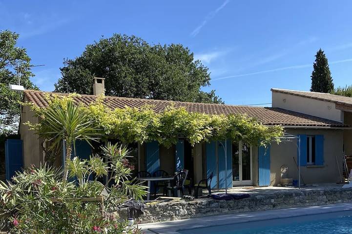 Location de vacances pour 6 personnes, avec jardin et terrasse à La Baume-de-Transit
