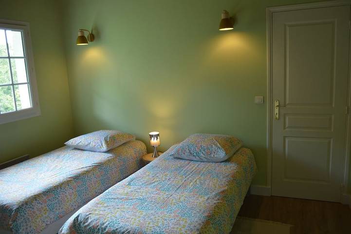 Gîte pour 6 personnes, avec terrasse et jardin à Villefranque - 4