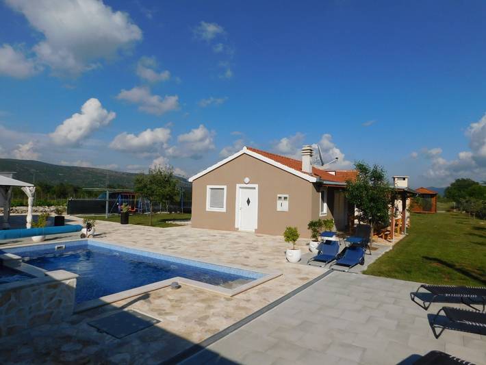 2-Zimmer-Haus mit Terrasse Radošić, Zagora K-15891 in Radošić, Split-Dalmatien