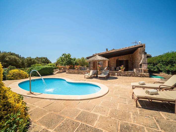 Finca für 6 Personen, mit Balkon und Terrasse sowie Garten und Pool in Porreres