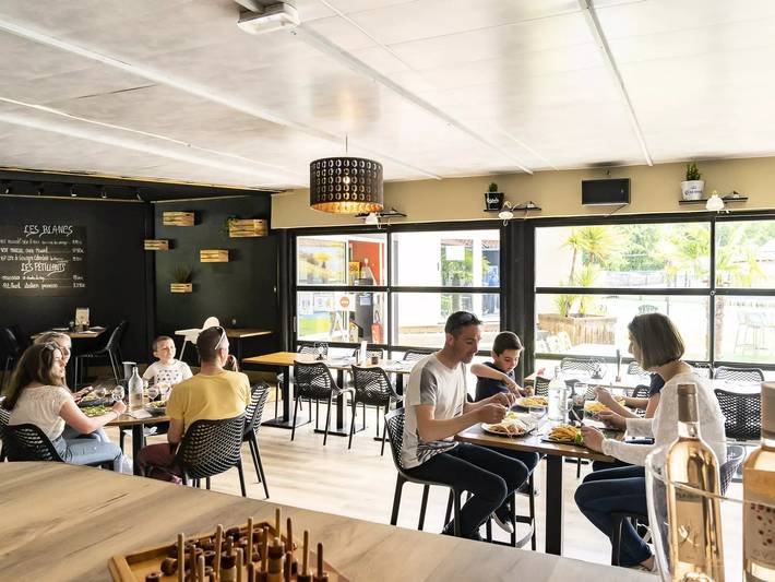 Mobil home pour 6 personnes, avec terrasse à Landevieille - 3